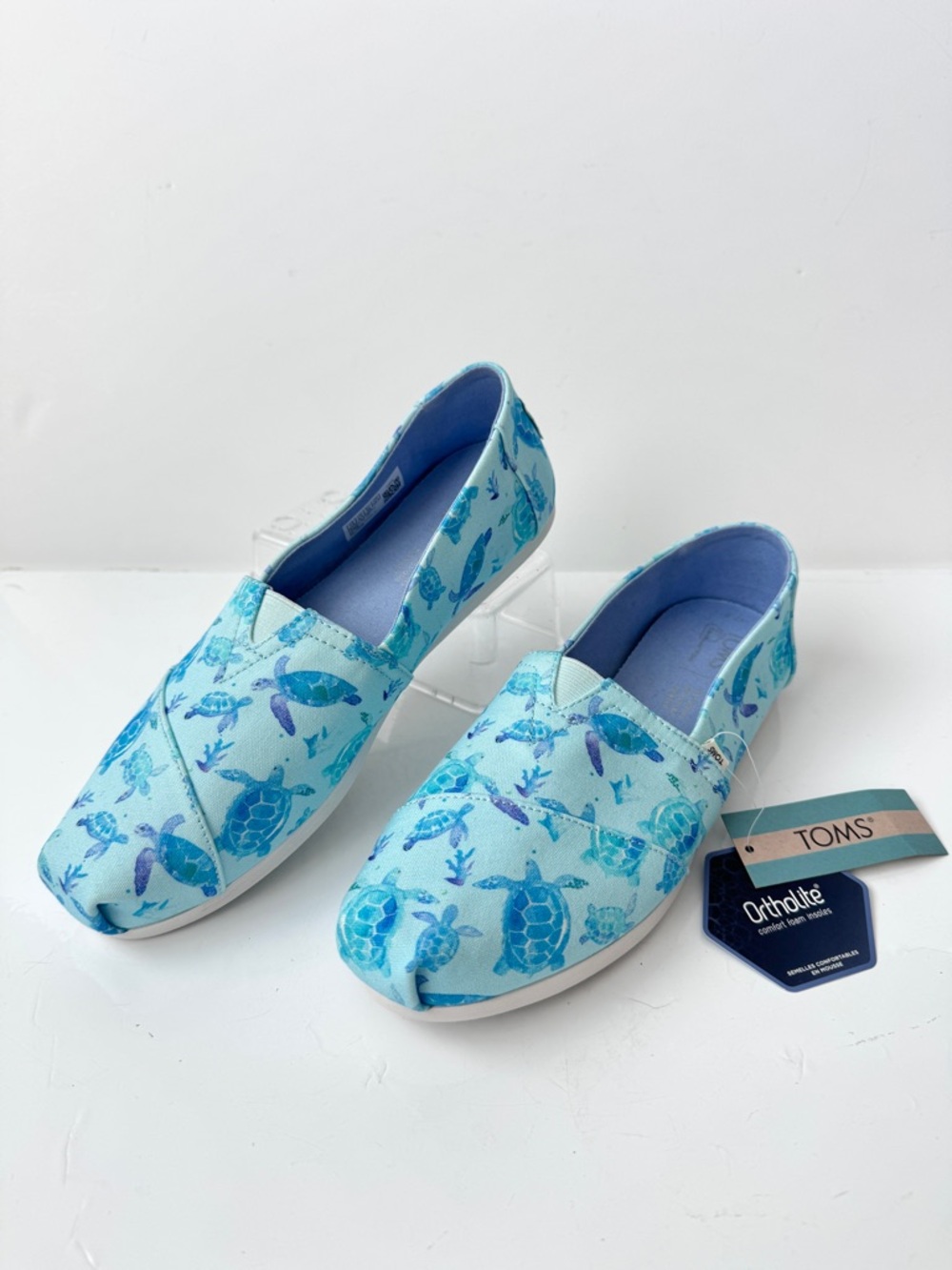 Toms Sea Turtle Print Canvas Slip-On Shoes in light Aqua Size 7.5
